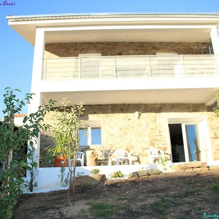 Nyaraló Atlie Moises *