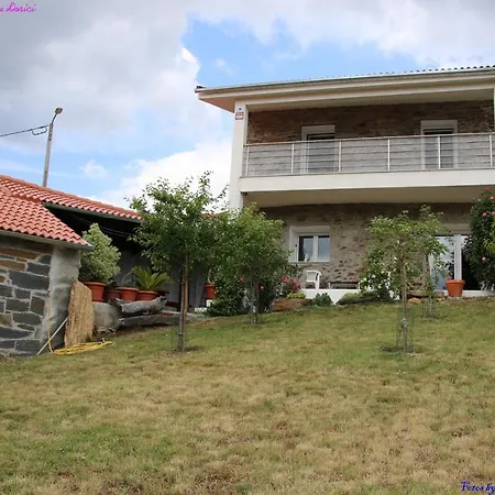 Atlie Moises Nyaraló